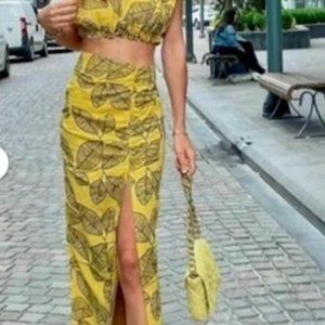 Zara Tropical Getaway Banana Leaf Set